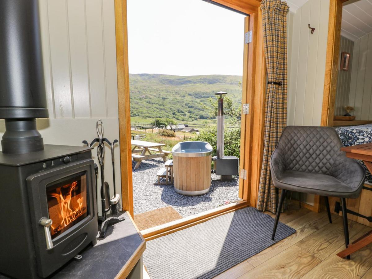 Llethr - Shepherds Hut Holiday home *