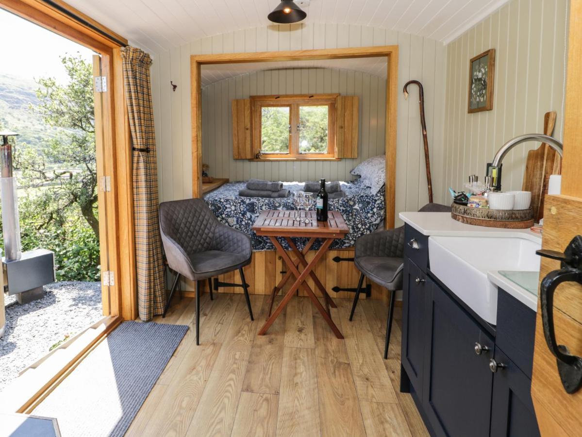 Llethr - Shepherds Hut Holiday home *